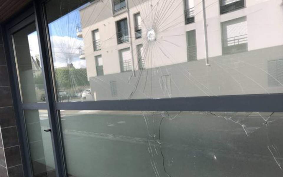 Anarchists attack Greek consulate in Nantes