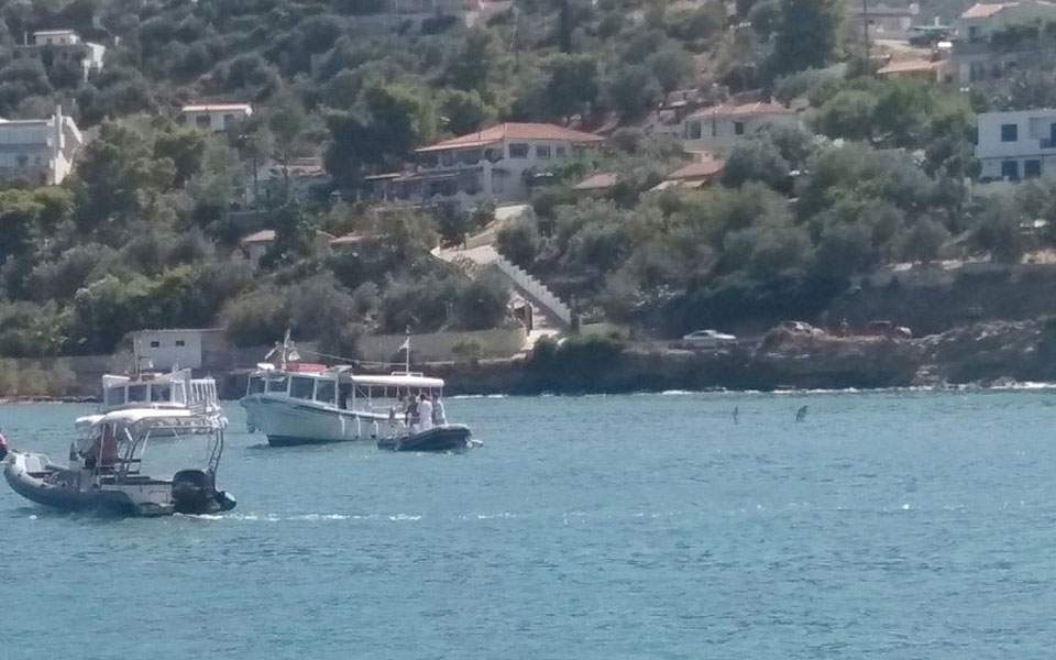 Helicopter crashes in sea off Poros