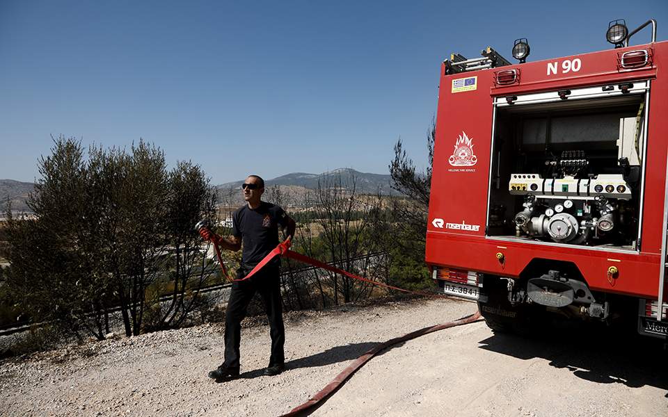 2 arrested for starting fires in the Peloponnese
