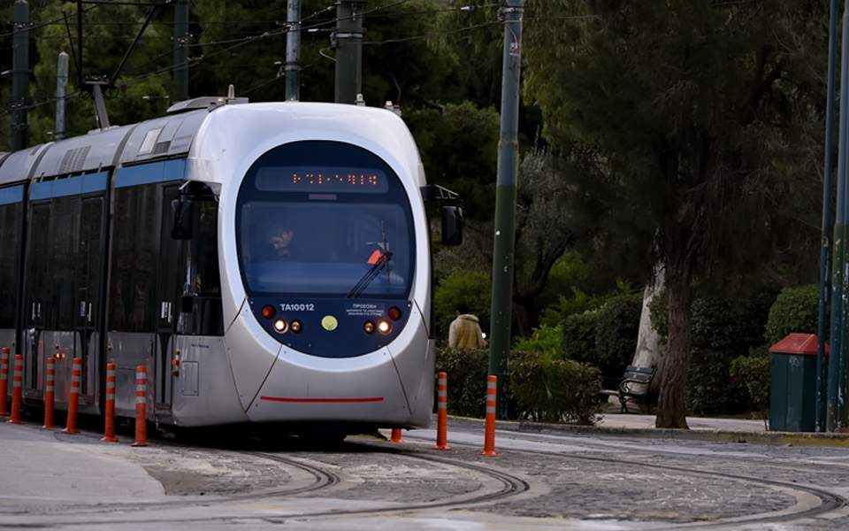 Athens transport slows down for Easter