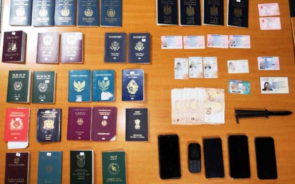 Police bust forgery ring in central Athens