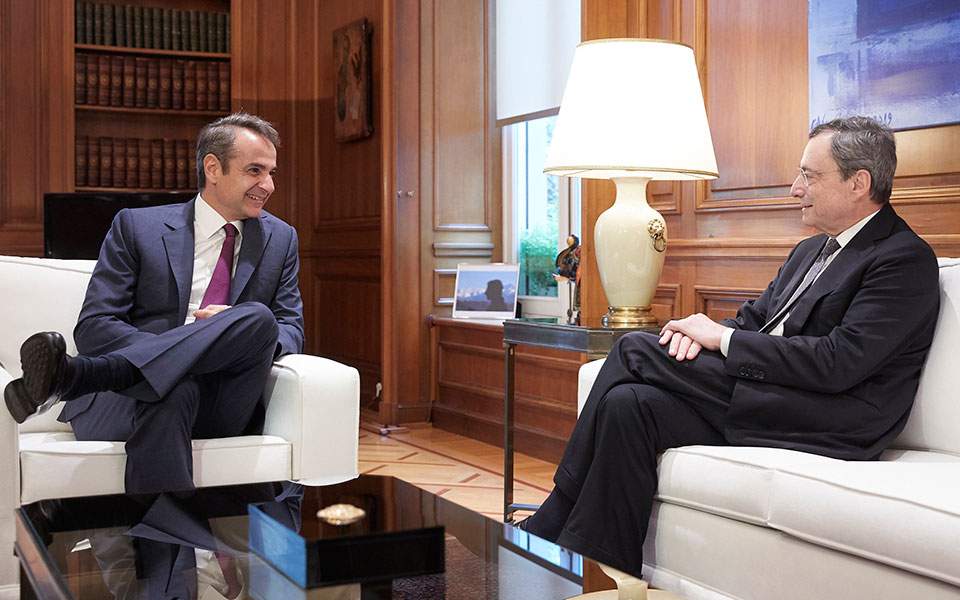 Mitsotakis, Draghi discuss reforms, banks