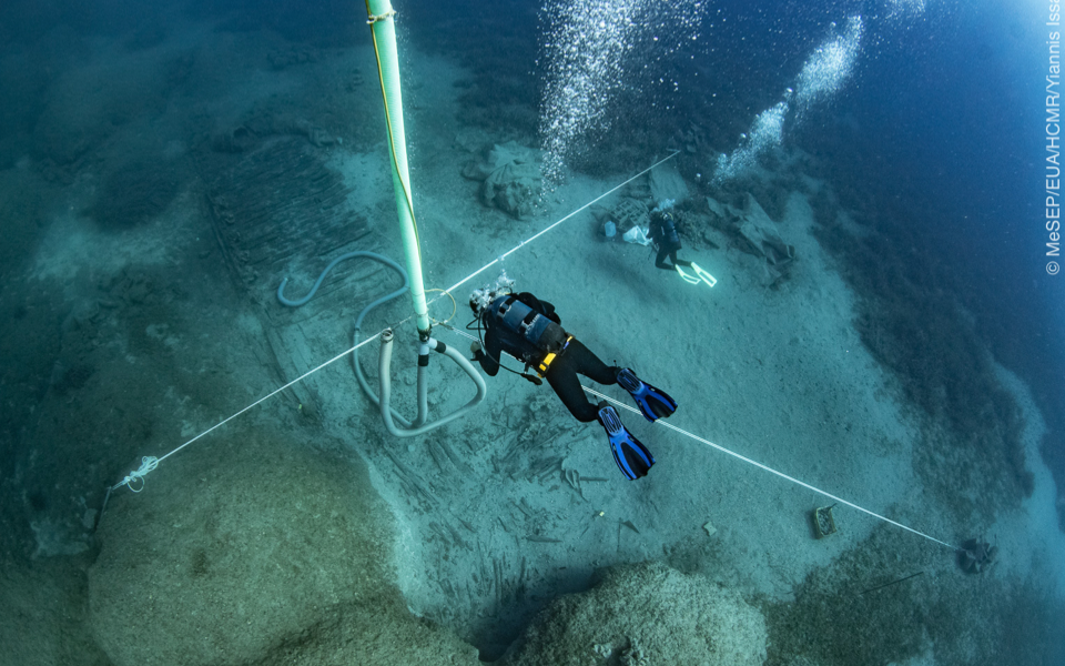 Divers explore shipwreck site off Kythira