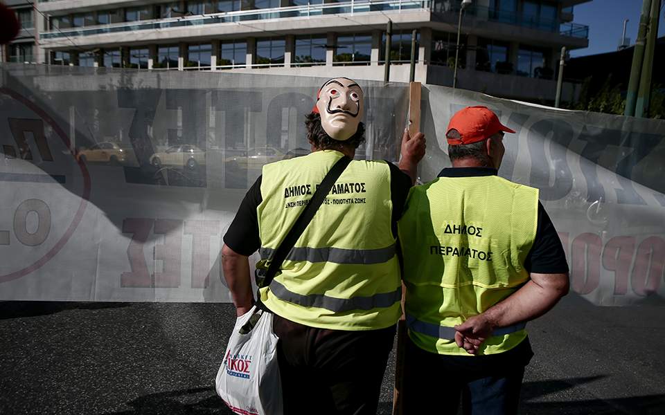 Greek unions rail against business rules overhaul