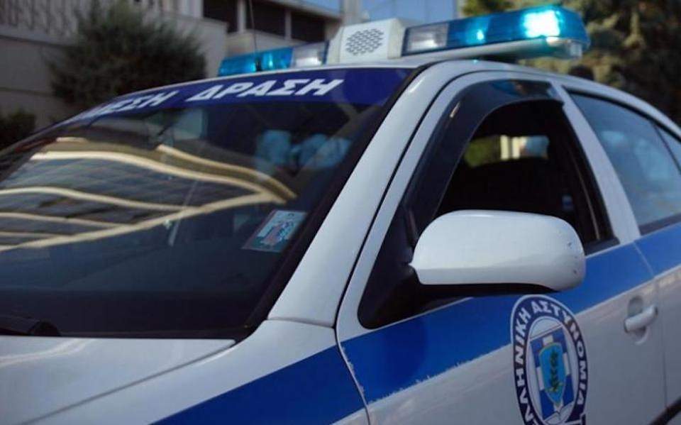 Police looking for robbers in Athens suburb bank heist