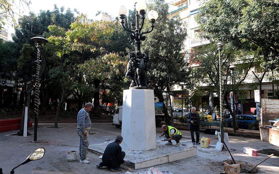 Downtown Exarchia Square given Christmas facelift