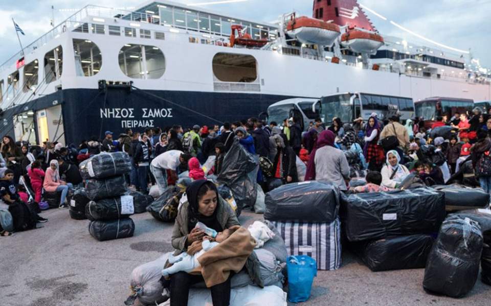 Transfers of refugees and migrants from the islands continue