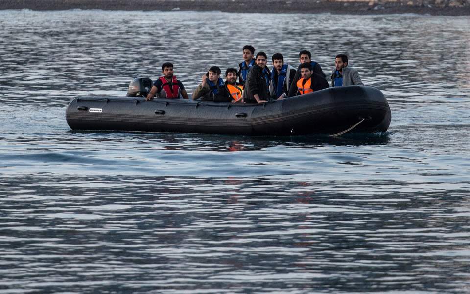 Frontex records reduction in migrant flows to Greek islands in October