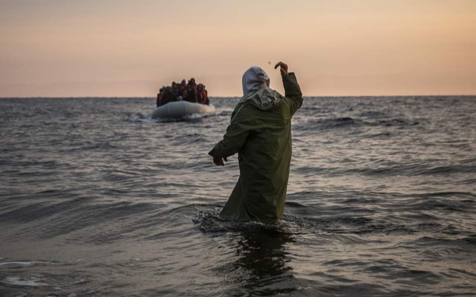 Nearly 3,000 migrants land on Aegean islands in a week