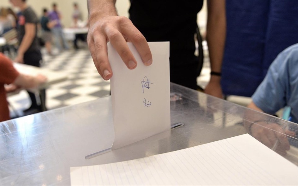 Student voting to become electronic