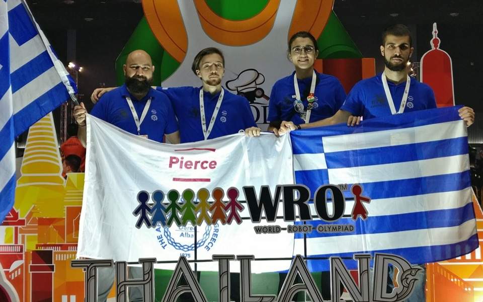 Greek teams reach fourth place in Robot Olympiad