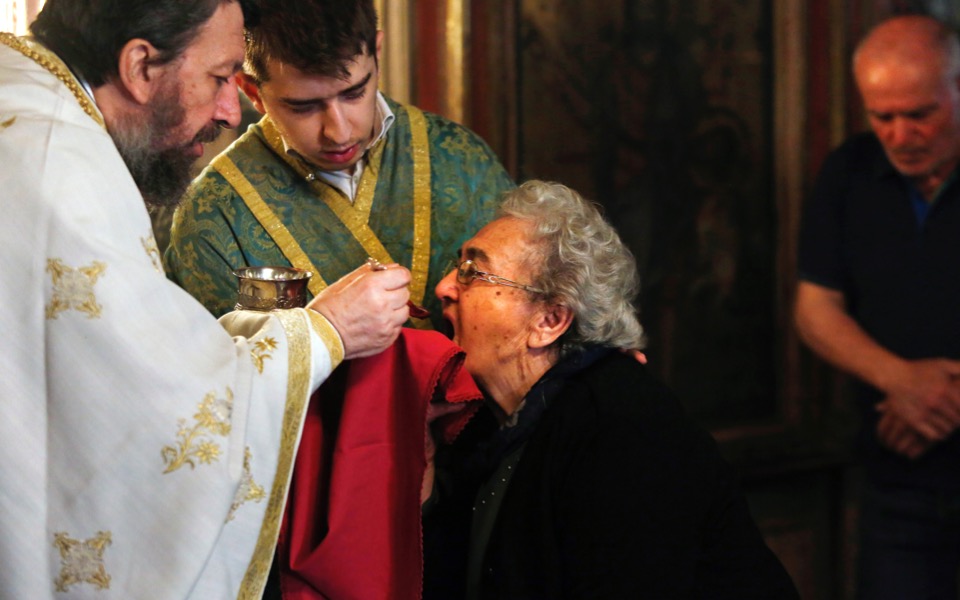 Communion ritual unchanged in Orthodox Church despite virus