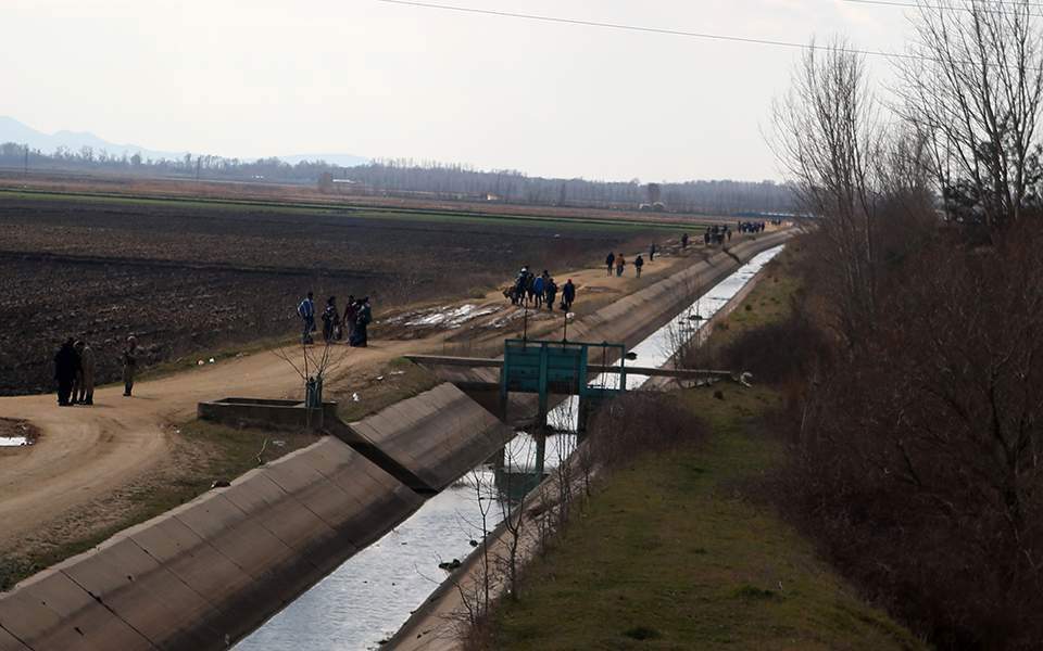 Defense, foreign ministers to brief MPs on Evros border developments