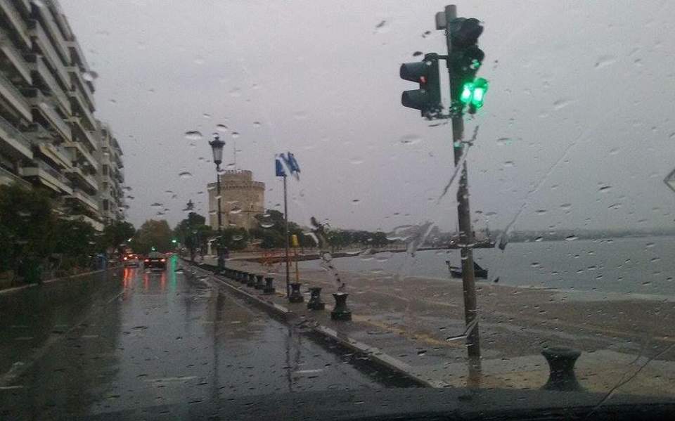 Flooding reported as Thessaloniki hit by wet weather