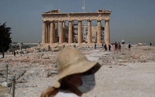 acropolis-sparkles-in-the-sun-as-greek-tourist-spots-reopen