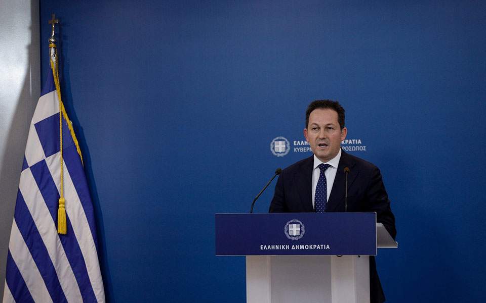 Greek tourism ‘starting from scratch’ this summer, says gov’t spokesman