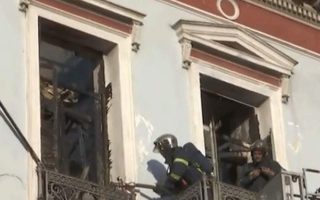 Fire breaks out in abandoned building in central Athens