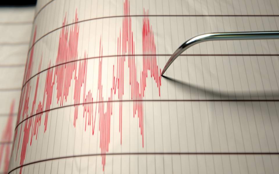 Strong earthquake strikes south of Crete, no word on damage