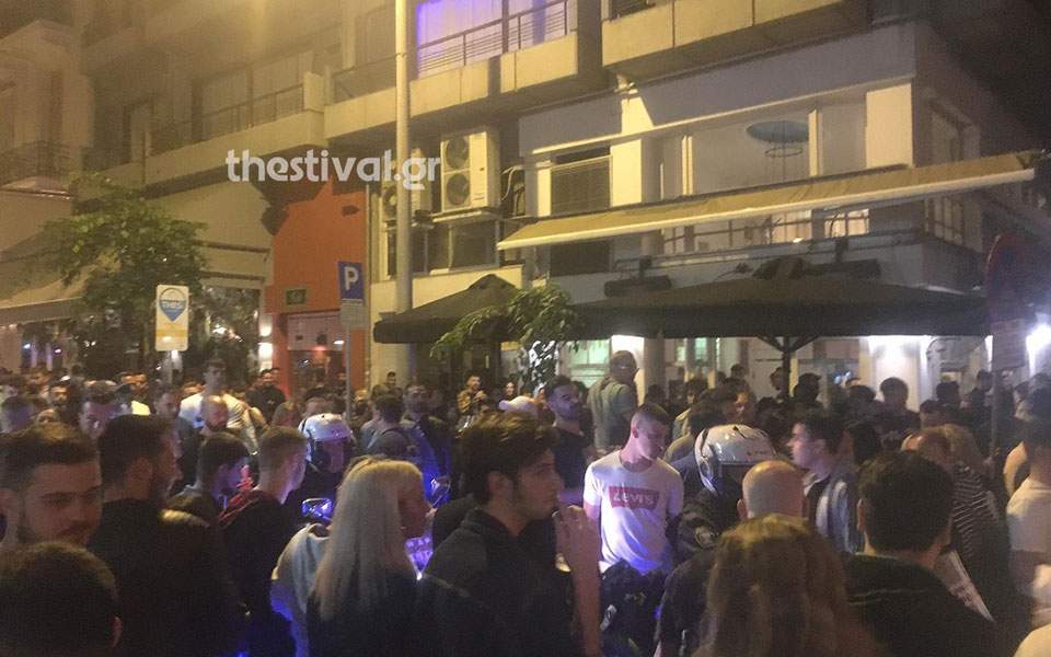 Motorist assaulted by party crowd in Thessaloniki