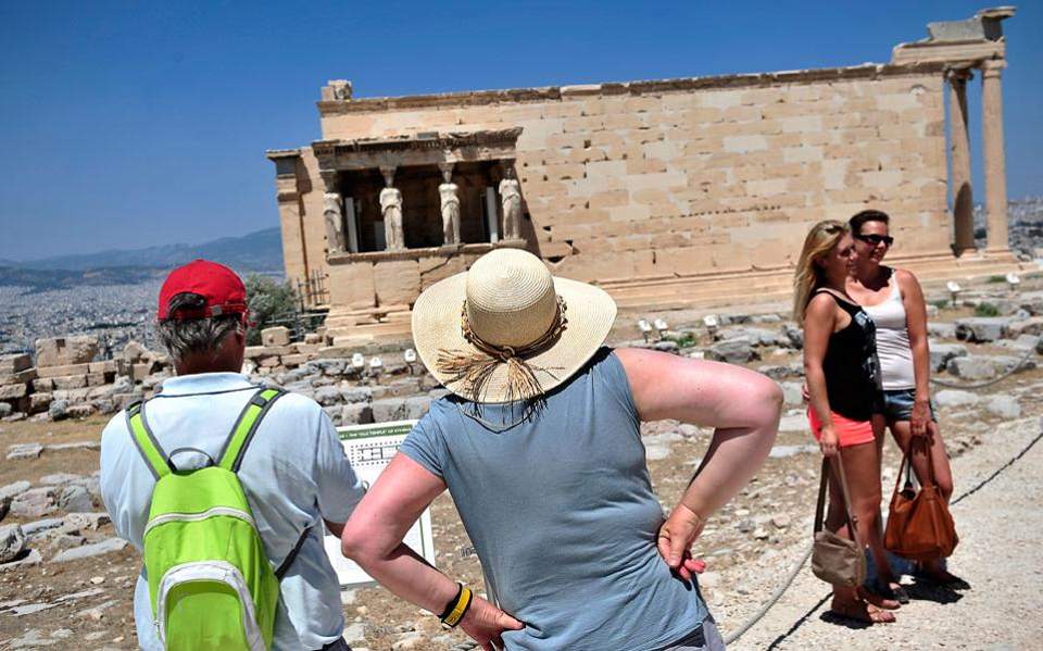 Greece developing three-point plan for restarting tourism