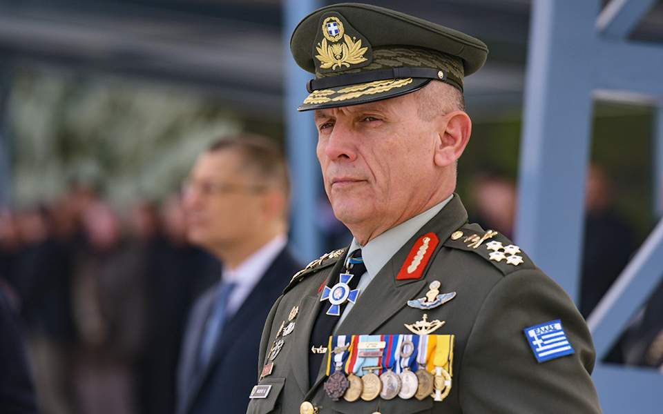 Armed Forces chief warns against violation of Greek sovereignty