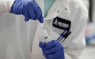 Chinese charity donates coronavirus testing equipment to Athens lab