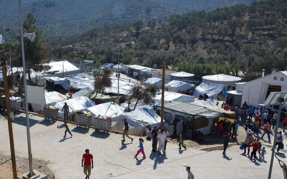 Only 18 NGOs granted right to enter migrant centers