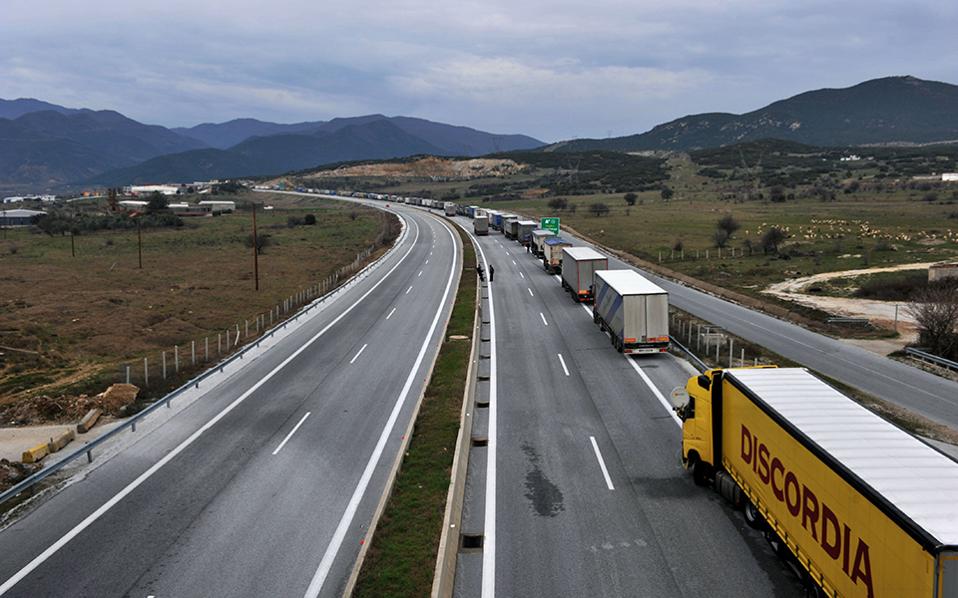 Bulgarians complain of long border queues after Greece eases lockdown