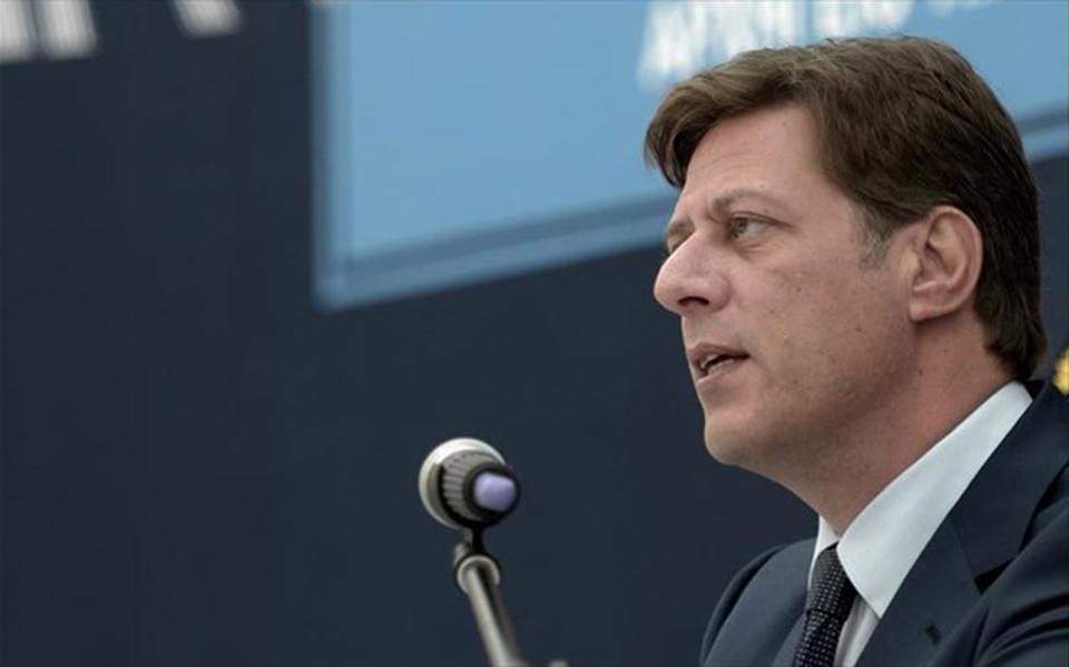 Varvitsiotis calls for better control of migration in Aegean by Turkey