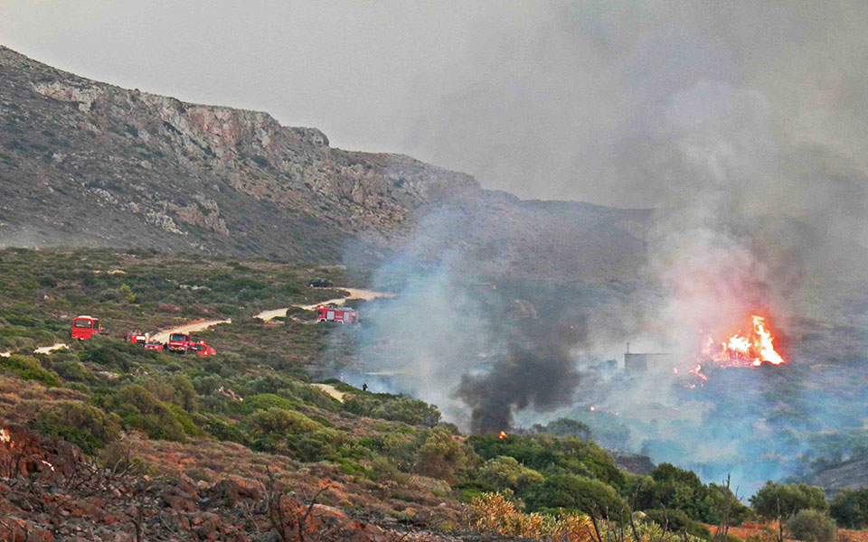 Mayor files indictment over 2017 Kythira fire