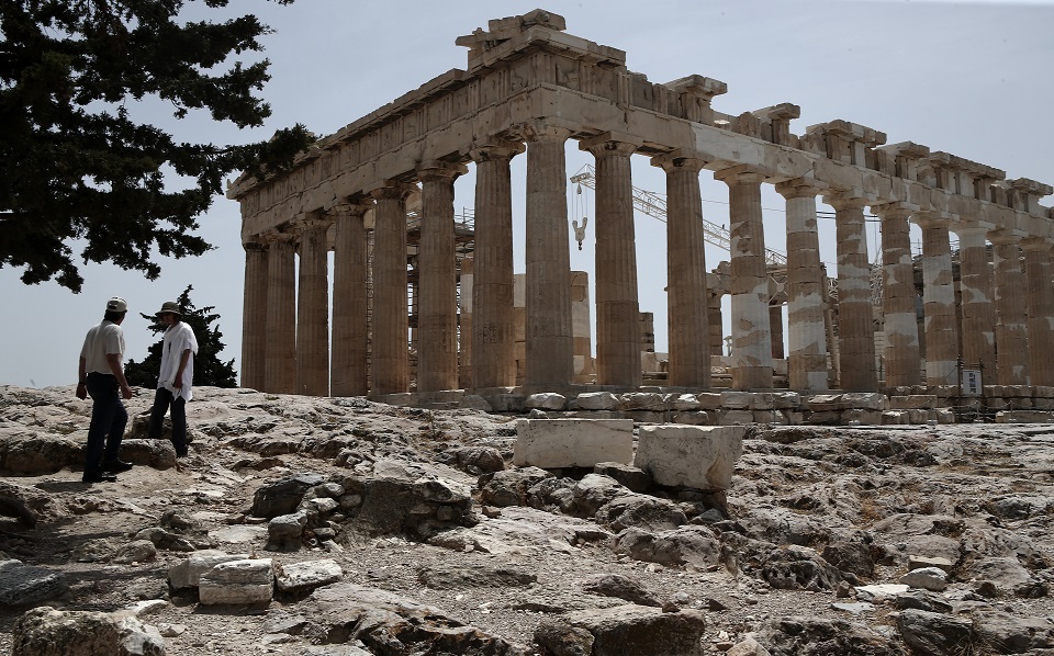 Despite low uptake, Greece a haven for tourists