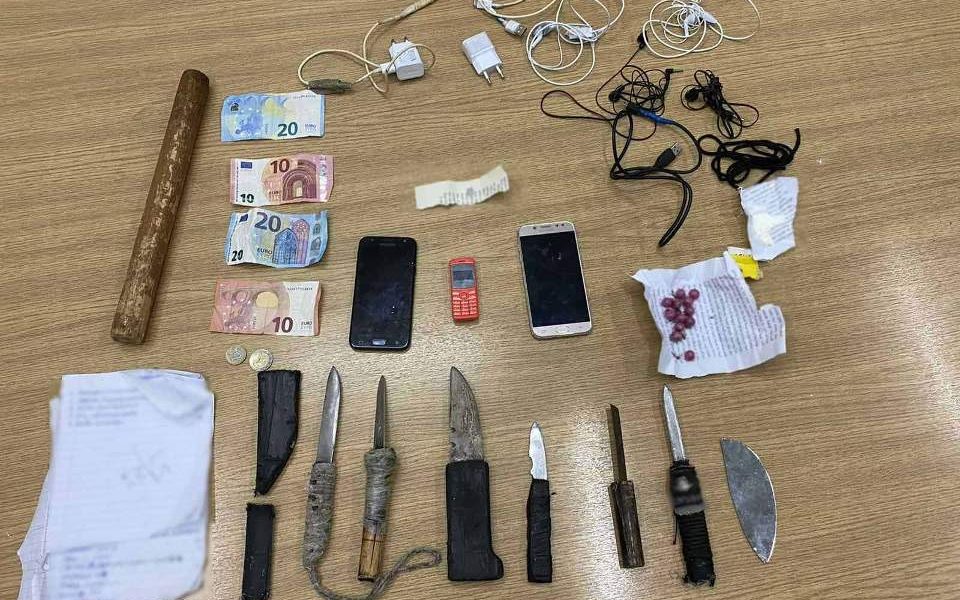 Prison sweeps turn up dozens of contraband weapons