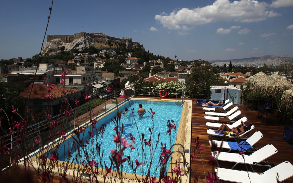 Attica, Thessaloniki hotels lost €350 mln
