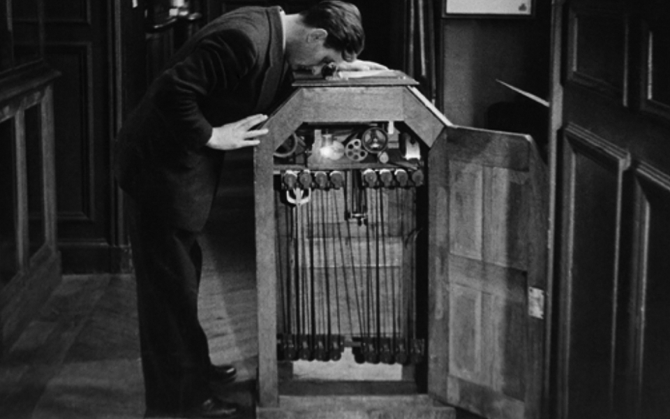 120 years later, the Kinetoscope returns to Syros
