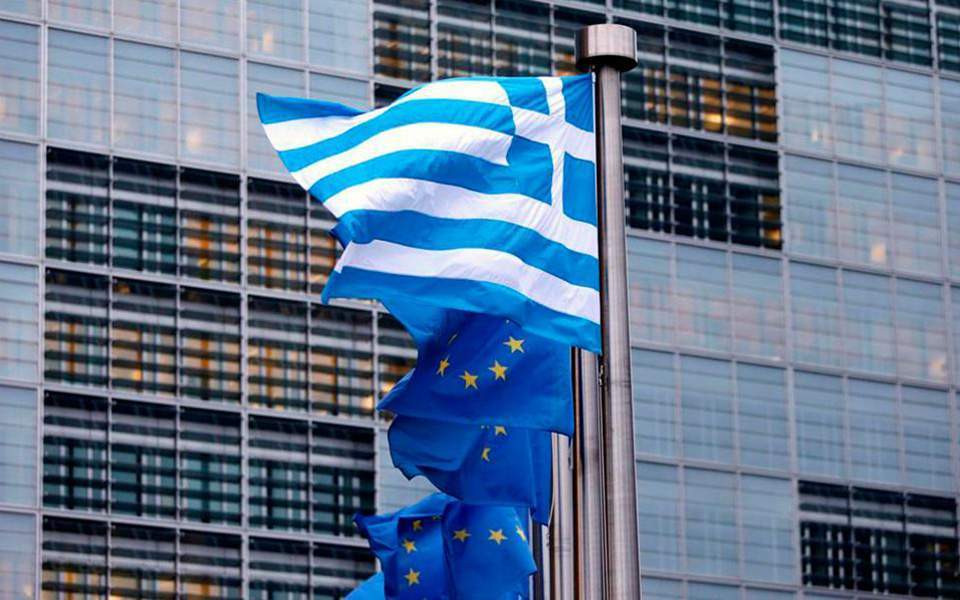 Brussels forecasts slightly smaller recession for Greece
