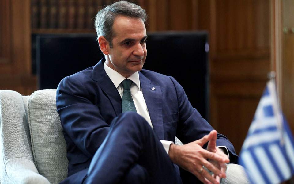 PM urges Greeks not to let their guard down with coronavirus