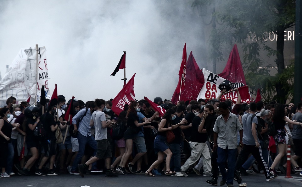 Greece passes law regulating demonstrations