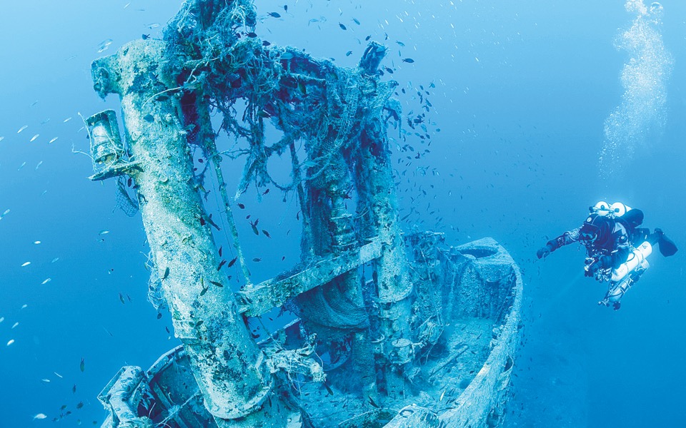 WWII sub wreck in Ionian Sea cleared of lost nets