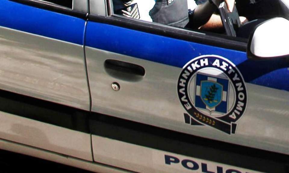Greek police continue Covid compliance checks