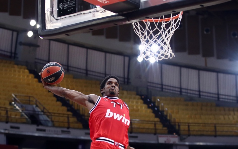 Reds came back to beat Alba, Greens did not against Efes