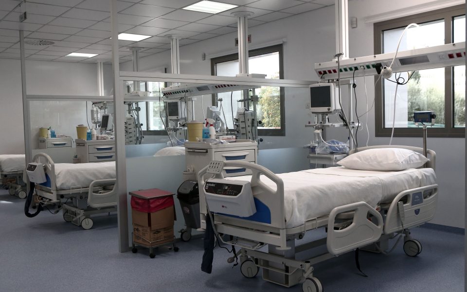 Stavros Niarchos Foundation donating 174 augmented and intensive care beds