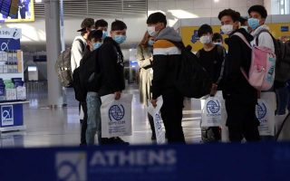 Group of unaccompanied refugee minors flies to France