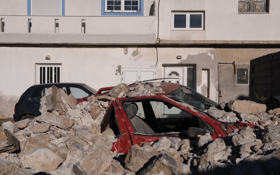 300 buildings on Samos found unsafe to live in after quake