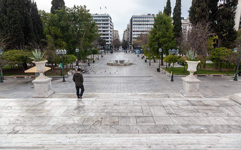 Anti-mask protesters arrested in Syntagma