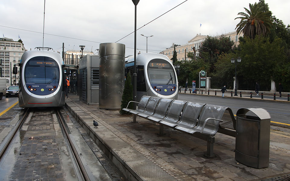 Syntagma Square gets tram service back