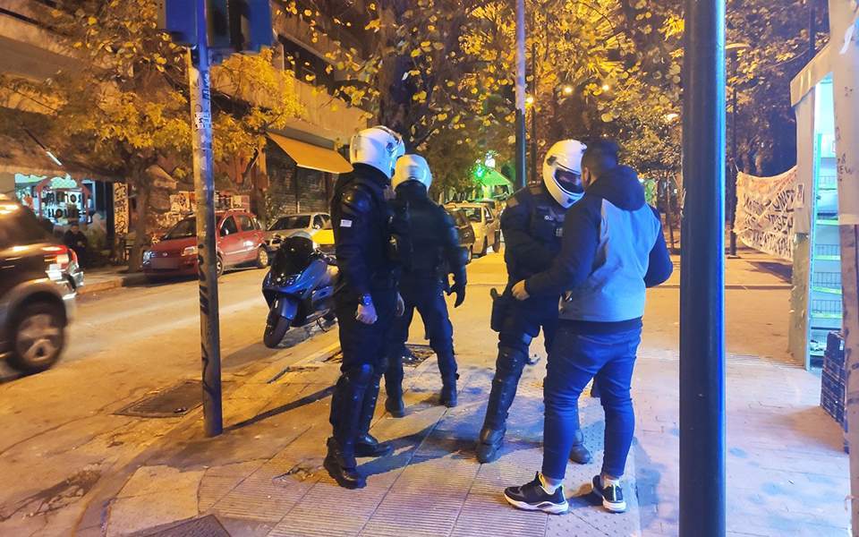 Eight arrested, 20 detained in Exarchia during police anti-crime operation