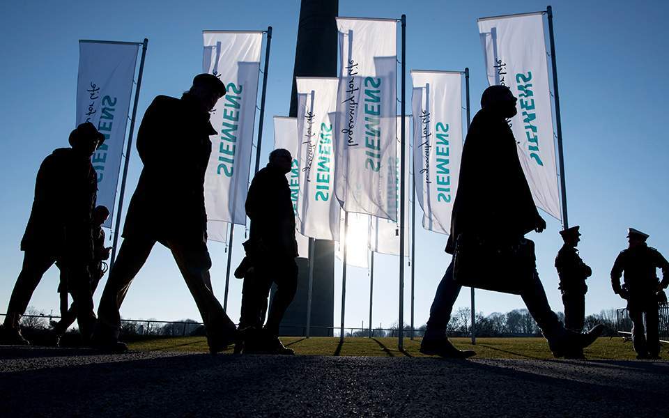 Prosecutor in Siemens trial: 35 mln euros were paid to secure contracts