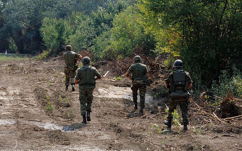 Two Greek troops held in Turkey for accidentally crossing the border