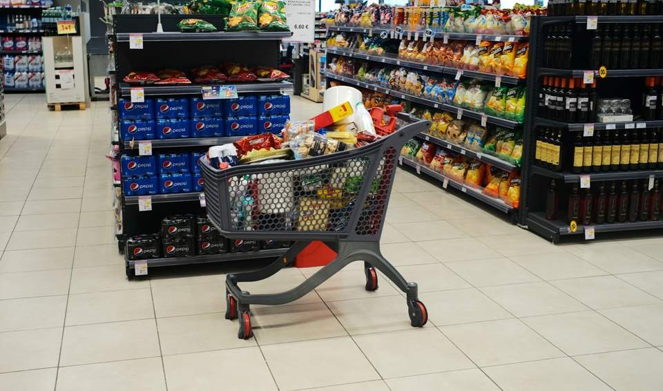 Gov’t announces changes to supermarket hours, no more Sunday opening