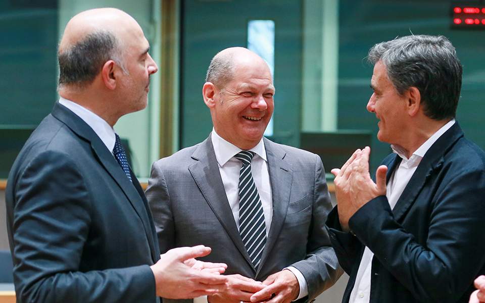 Eurogroup turns to issue of Greek debt, seeks sustainability analysis